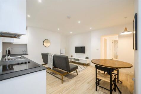 Kitchen / Reception