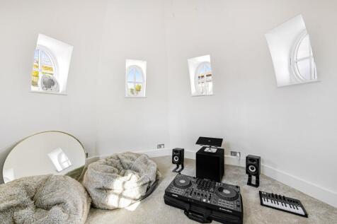 Lounge Area