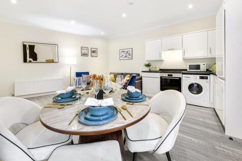 Kitchen/Reception