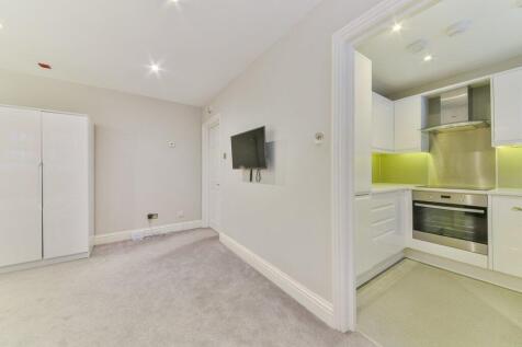 Bedroom/Kitchen