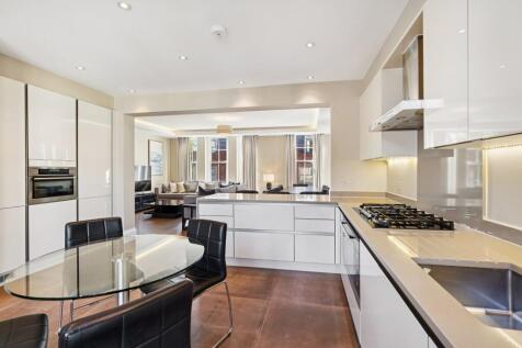 Kitchen / Dining