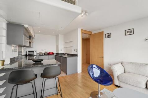 Lounge / Kitchen