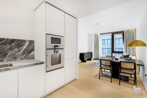 Kitchen / Reception