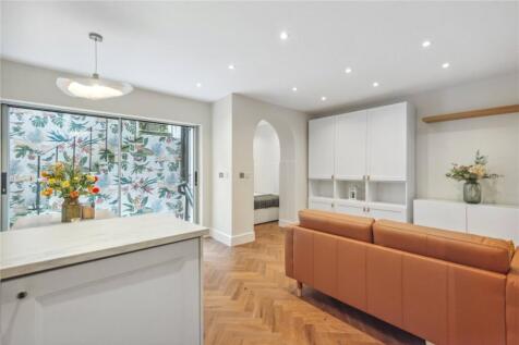 Kitchen/Reception