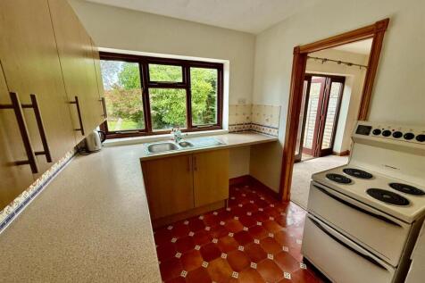 WhatsApp Image 2025-10-02 at 23.10.38_7720ea74.jpg