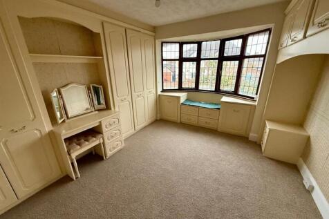 WhatsApp Image 2025-10-02 at 23.10.37_58feb650.jpg