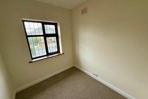 WhatsApp Image 2025-10-02 at 23.10.37_e000119c.jpg