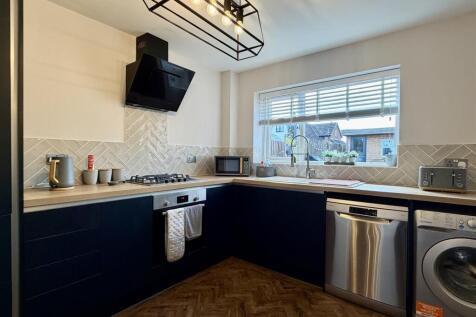 Impressive kitchen/dining/family room