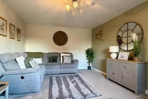 Spacious lounge