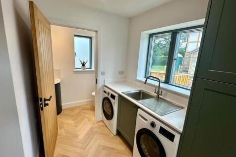 WhatsApp Image 2025-08-20 at 12.14.02_f1d9bdff.jpg