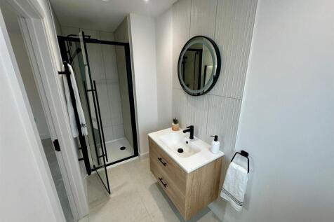 WhatsApp Image 2025-08-20 at 12.14.02_f2b2987a.jpg