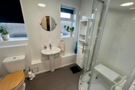 WhatsApp Image 2025-11-10 at 15.35.49_1585da53.jpg