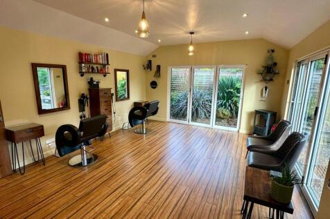 WhatsApp Image 2025-10-31 at 12.18.07_2ffd37c5.jpg