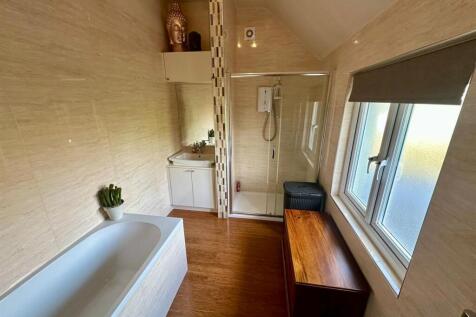 WhatsApp Image 2025-10-31 at 12.18.13_80040d1a.jpg