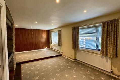 WhatsApp Image 2025-10-10 at 15.55.47_f6e62f78.jpg