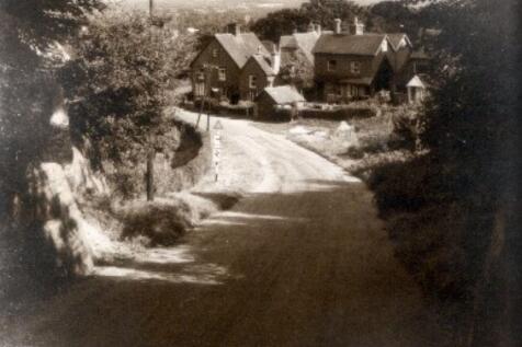 Rocks Road 1909.JPG