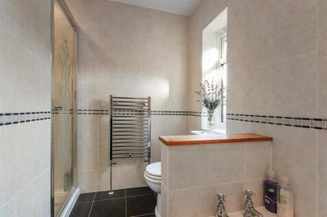 Bath/Shower Room