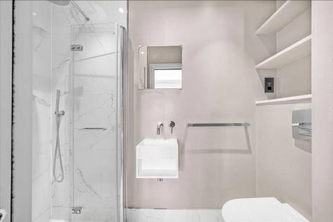 En Suite Bathroom