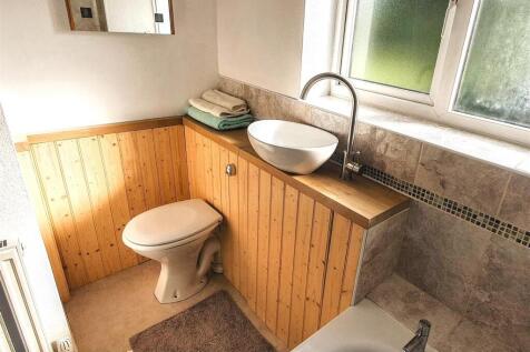 12 bathroom 2.jpg