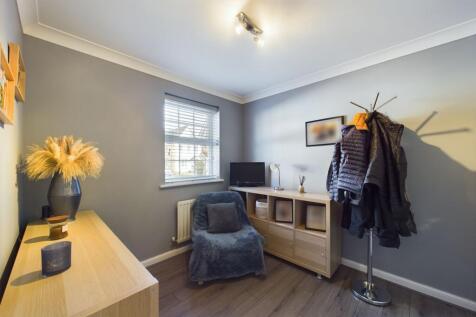 Bedroom 4 / Study