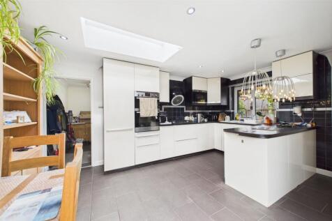 Kitchen / Breakfast Room