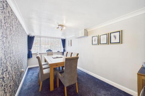 Dining Room / Bedroom 4