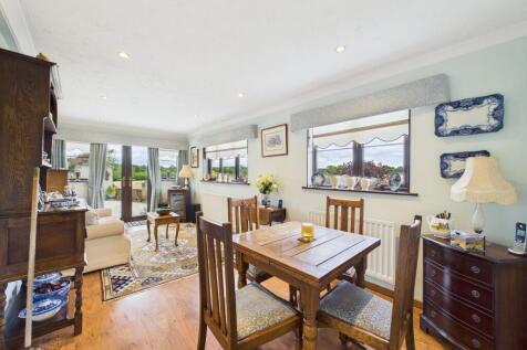 Breakfast Room / Family Room