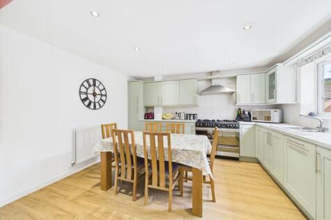 Kitchen / Breakfast Room