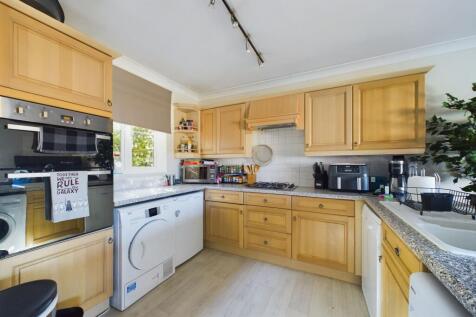 Kitchen/ Dining Room