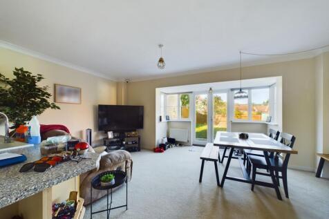 Kitchen/ Dining Room
