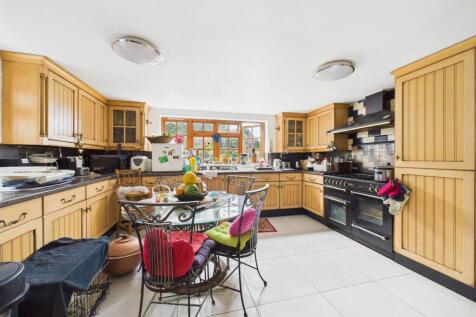 Kitchen / Breakfast Room