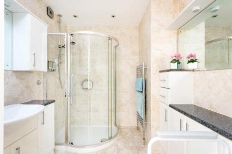 Annexe Shower Room