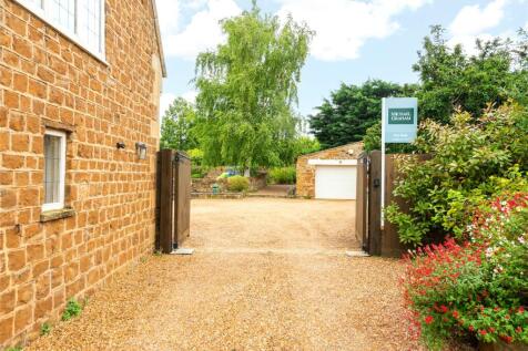 Driveway Entrance