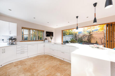 Kitchen/Breakfast