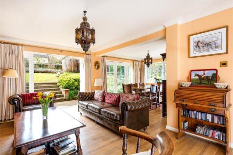 Sitting/Dining Room