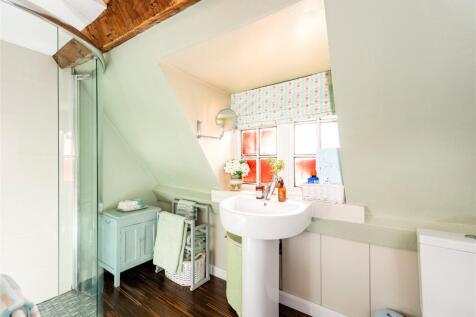 Studio Shower Room
