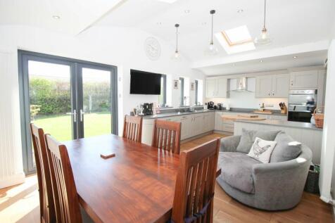 Open plan dining kitchen