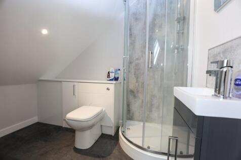 En-suite to Master 