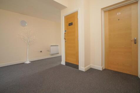 Communal entrance hall 