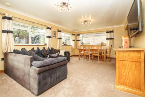 Dining/Sun Room 