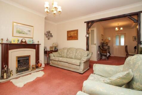 Dining Lounge 