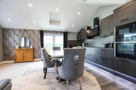 Dining Kitchen Area