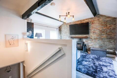 Lounge Stairs to Ground Floor