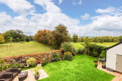 Rear Garden & View