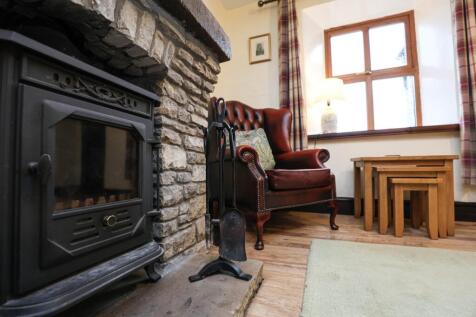 Dining Lounge with Multi-Fuel Stove