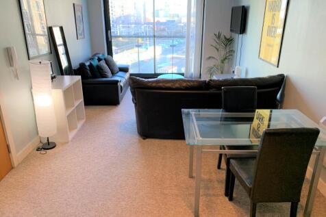 TOP FLOOR APARTMENT IN AN EXCELLET CENTRAL LOCATI