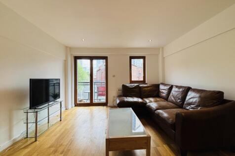 Stylish 2-Bedroom Duplex Apartment with Secure Pa