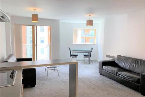 Modern 2-Bedroom Apartment with Parking in Manche