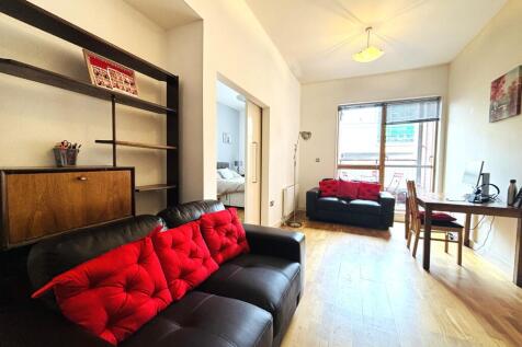 Gorgeous apartment with secure parking.