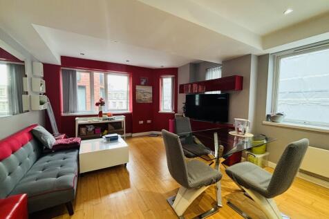 Beautifully Presented Apartment - Ideal City Cent